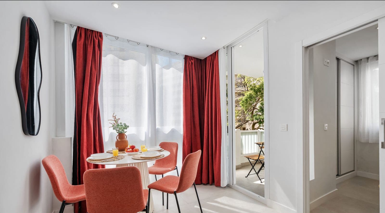 Jedálenská časť — apartmán Costa Apolo v Marbelle