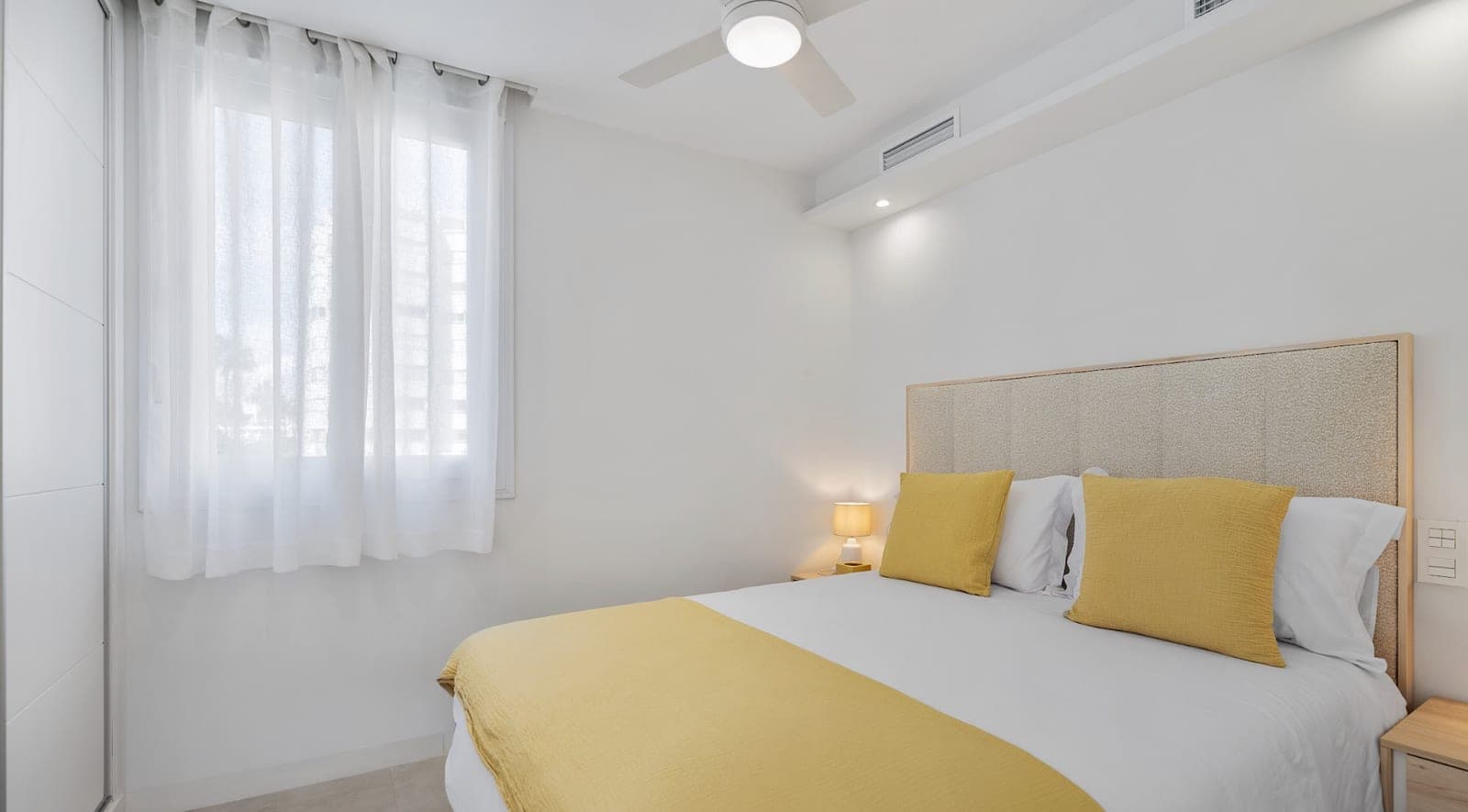 Spálňa – druhý pohľad — apartmán Costa Apolo v Marbelle